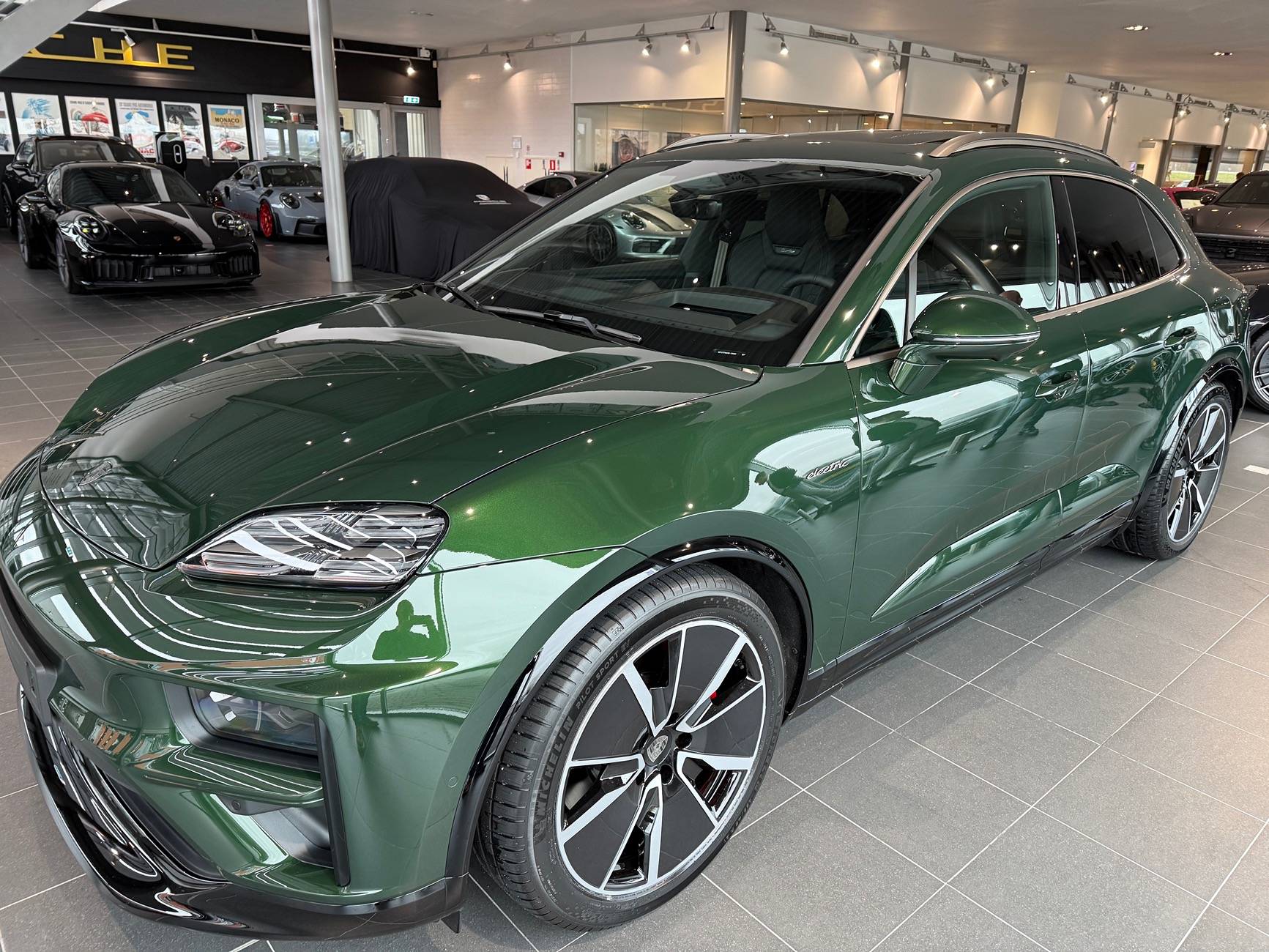 Electric Macan EV OAK GREEN Macan EV Photos Thread IMG_8061
