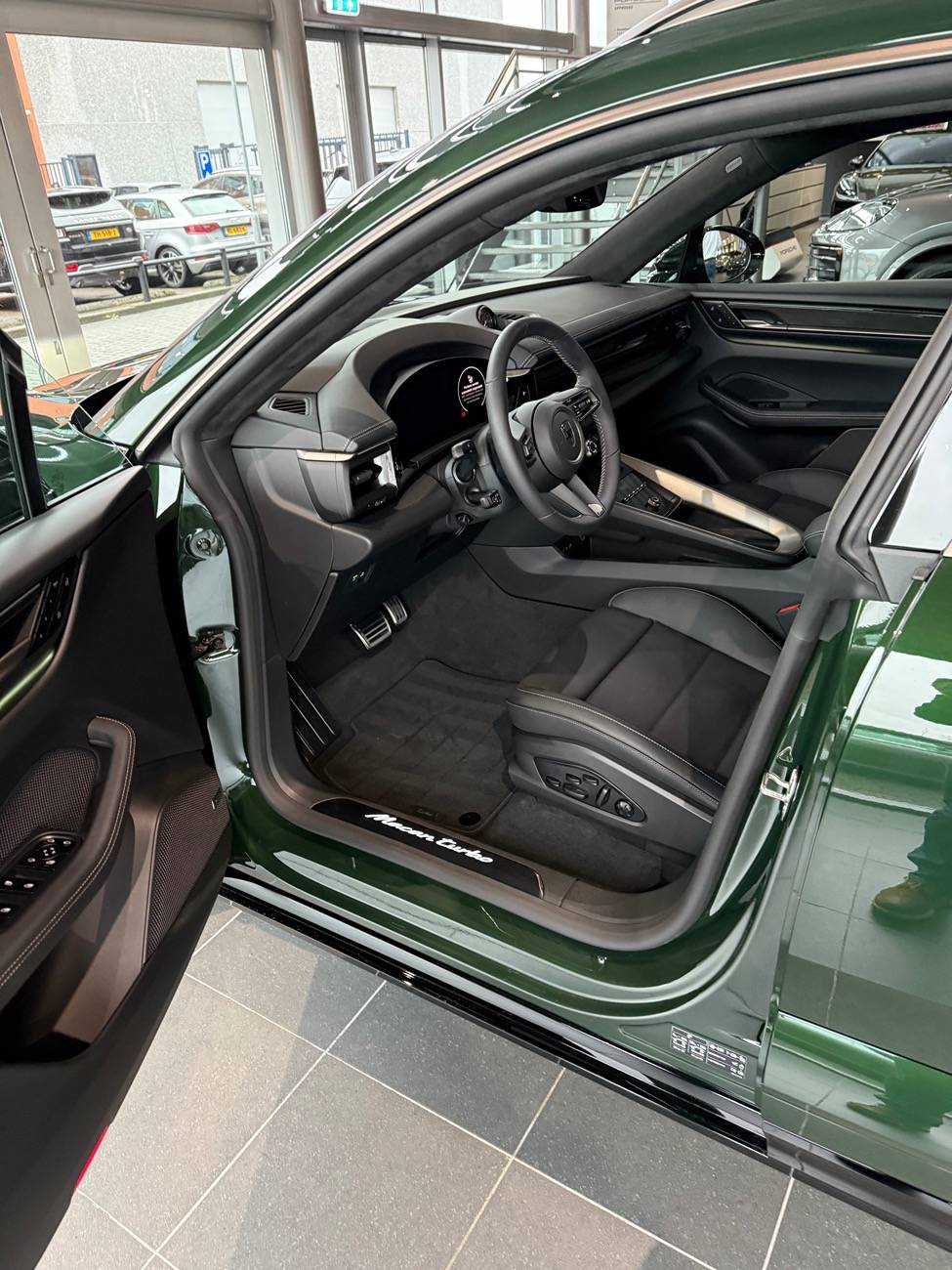 Electric Macan EV OAK GREEN Macan EV Photos Thread IMG_8064