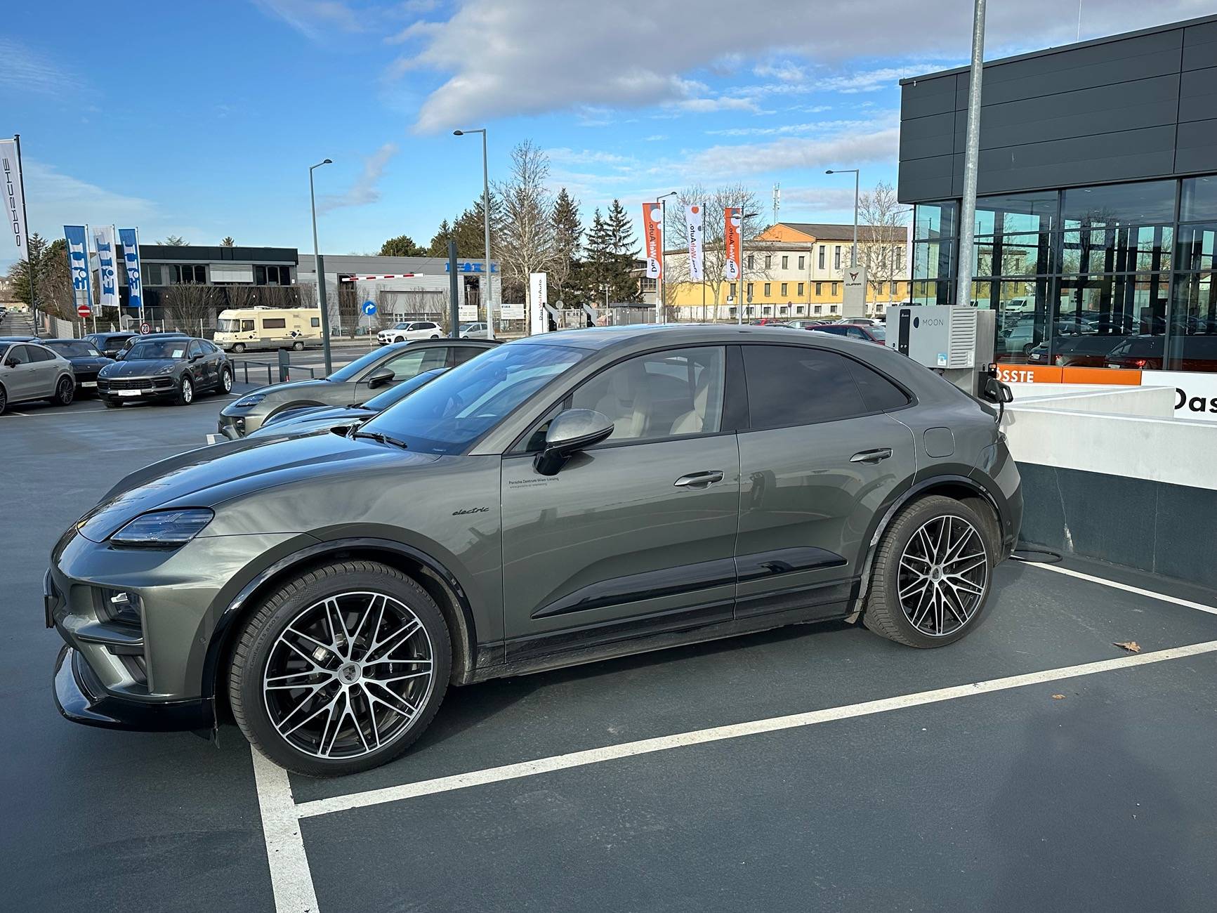 Electric Macan EV Random daily Macan EV photos - post yours! 🤳 IMG_8723