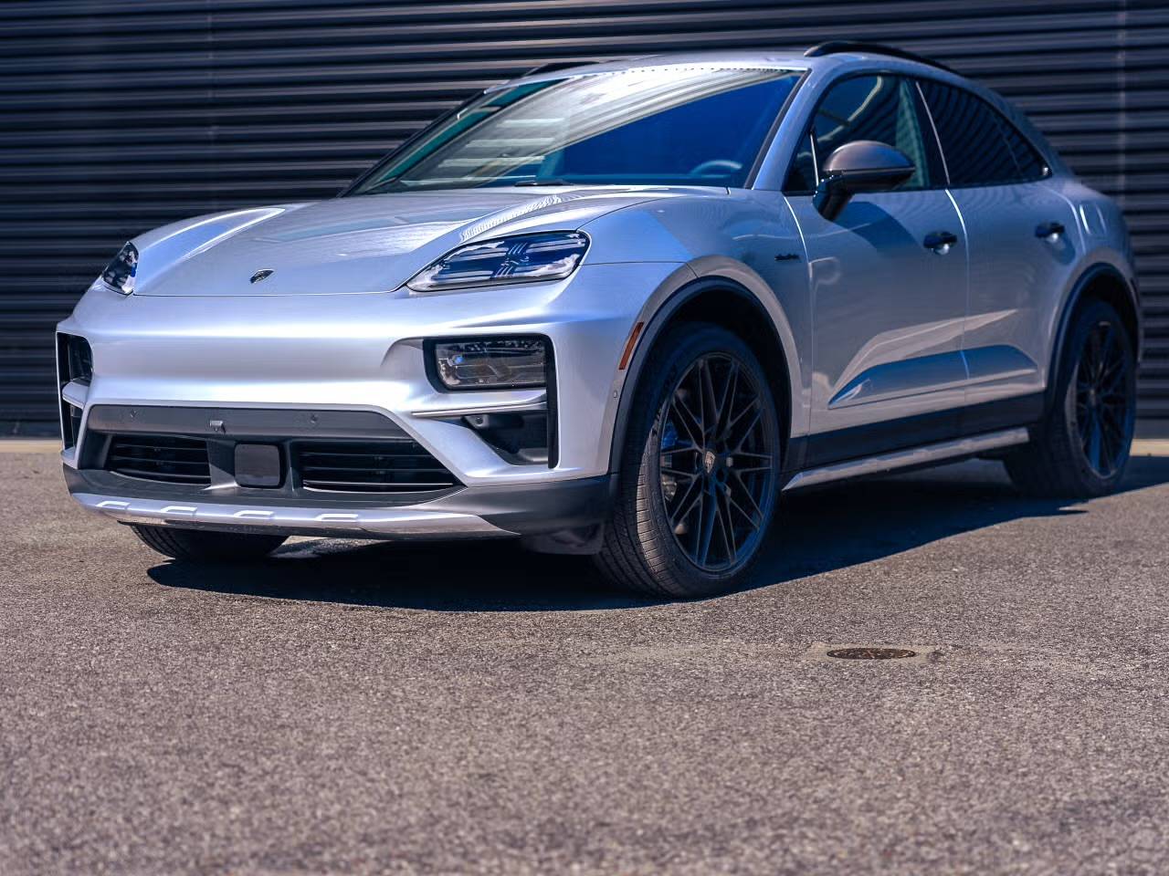 Electric Macan EV DOLOMITE SILVER METALLIC Macan EV Photos Thread IMG_3872