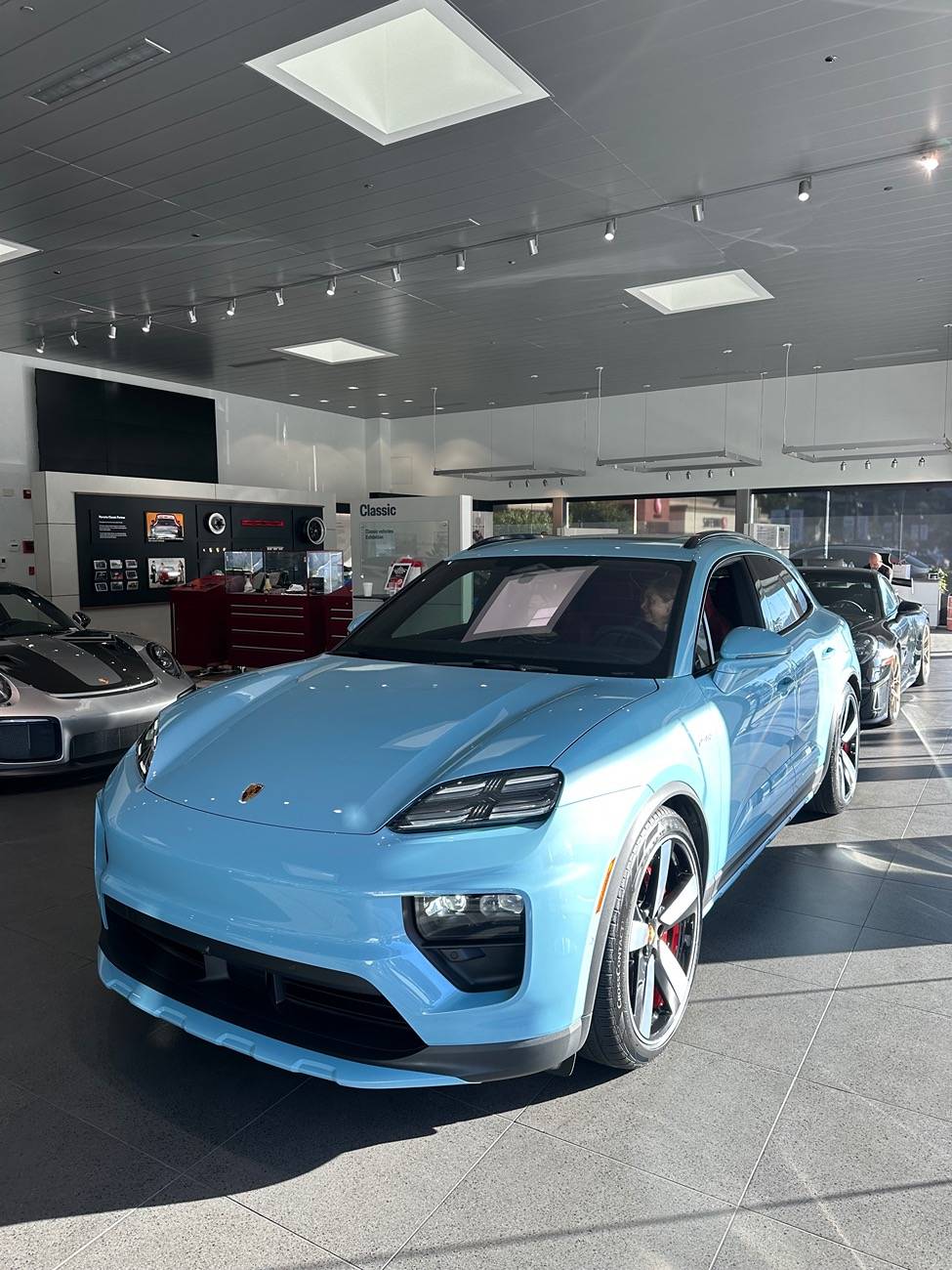 Electric Macan EV FROZEN BLUE Macan EV Photos Thread IMG_4544