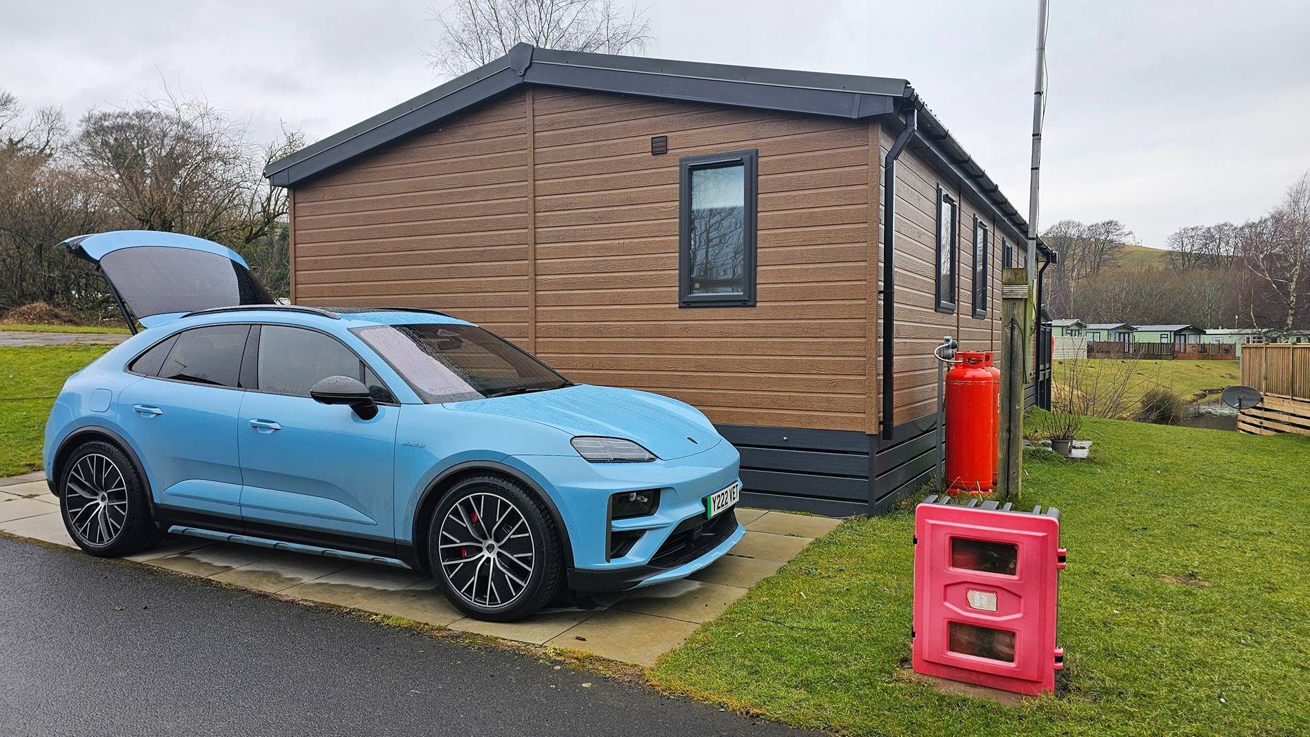 Electric Macan EV FROZEN BLUE Macan EV Photos Thread 1000092097