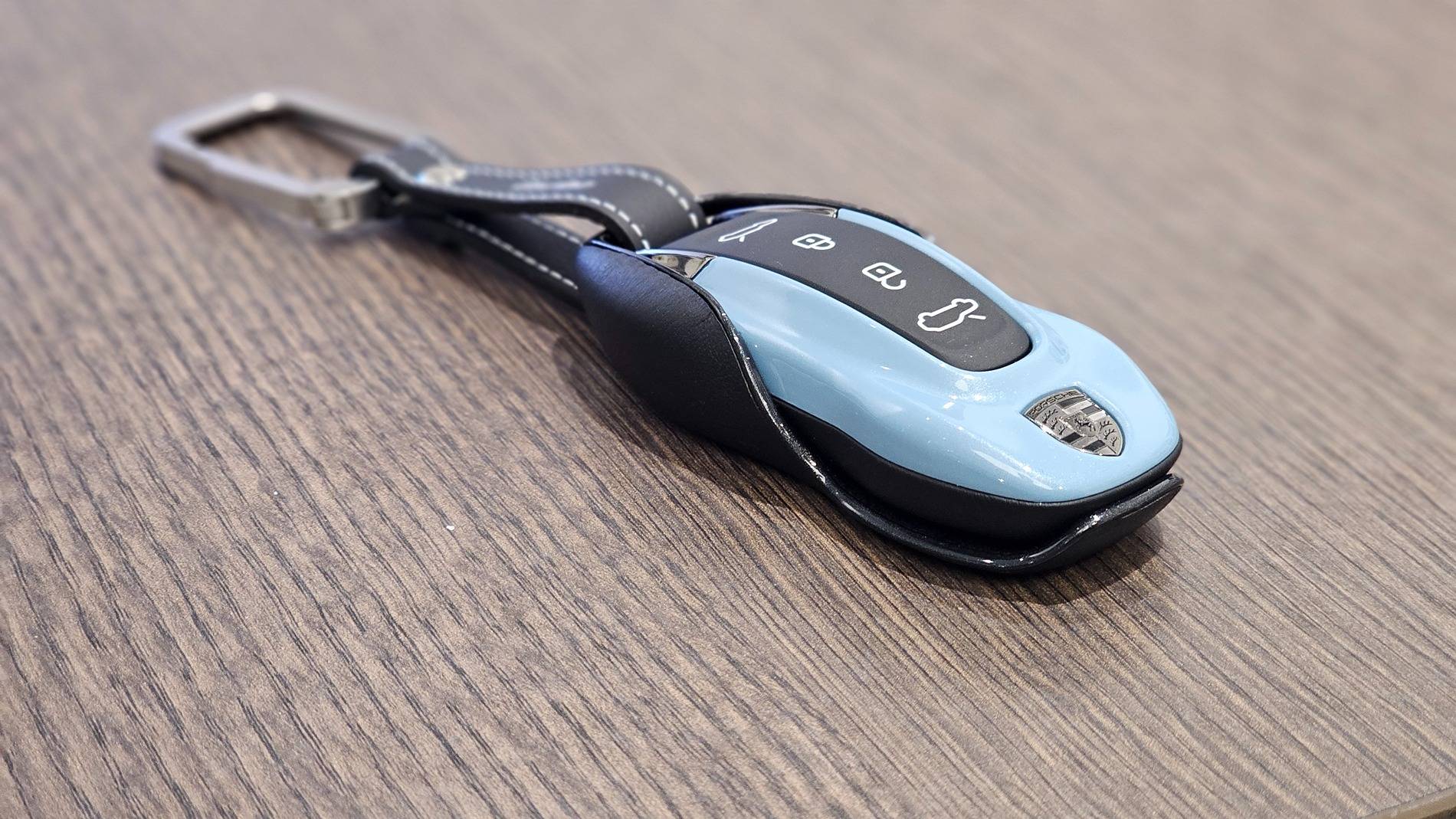 Electric Macan EV FROZEN BLUE Macan EV Photos Thread 1000091789