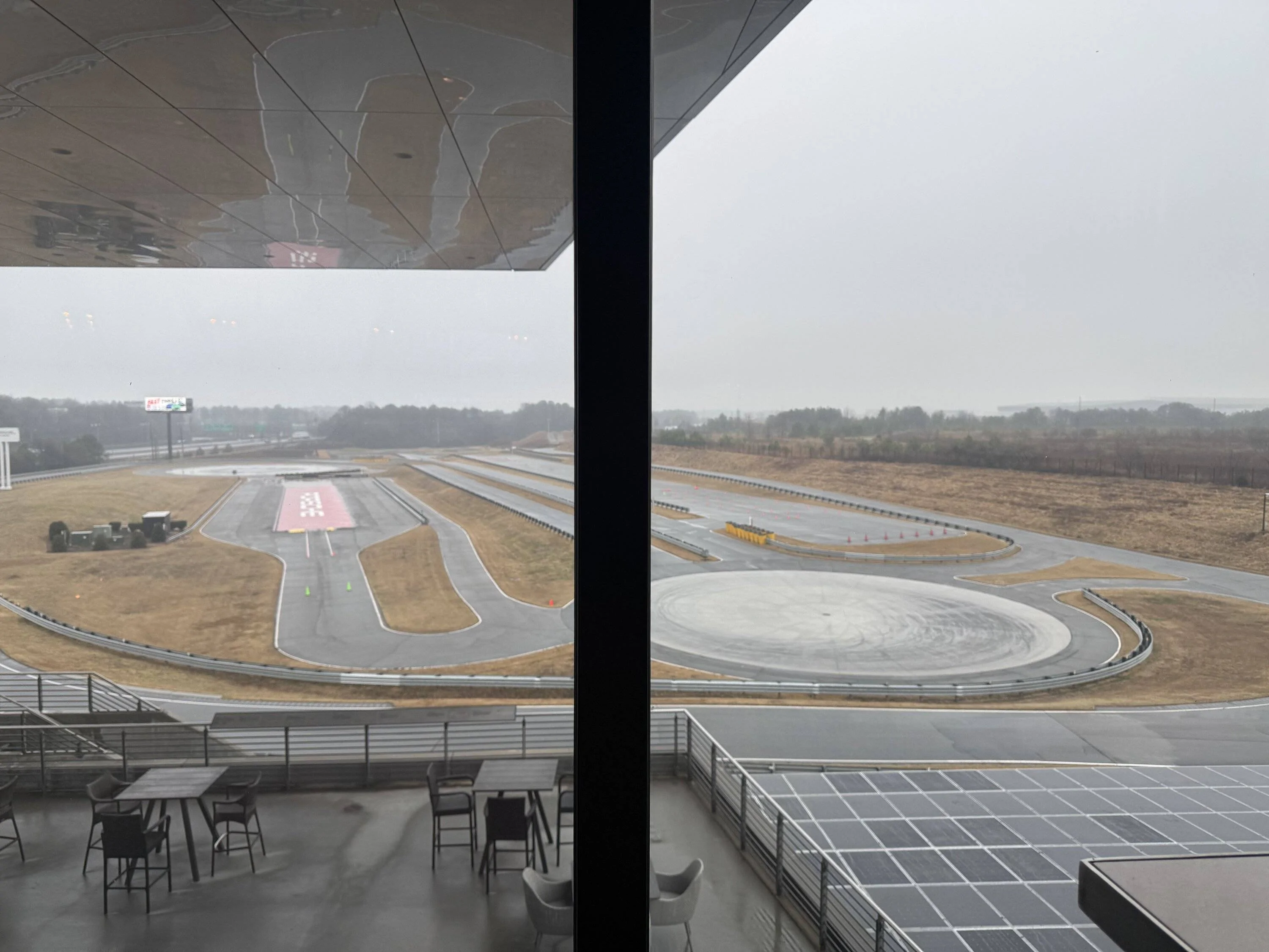 Electric Macan EV PECATL PICKUP OF Ice Grey 4S IMG_4959