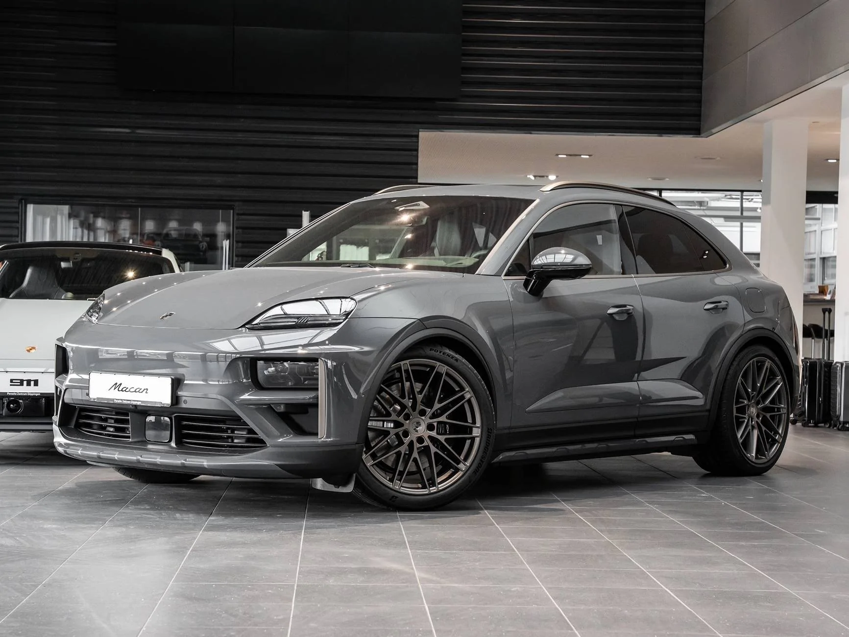 Electric Macan EV SLATE GREY NEO Macan EV Photos Thread IMG_0145