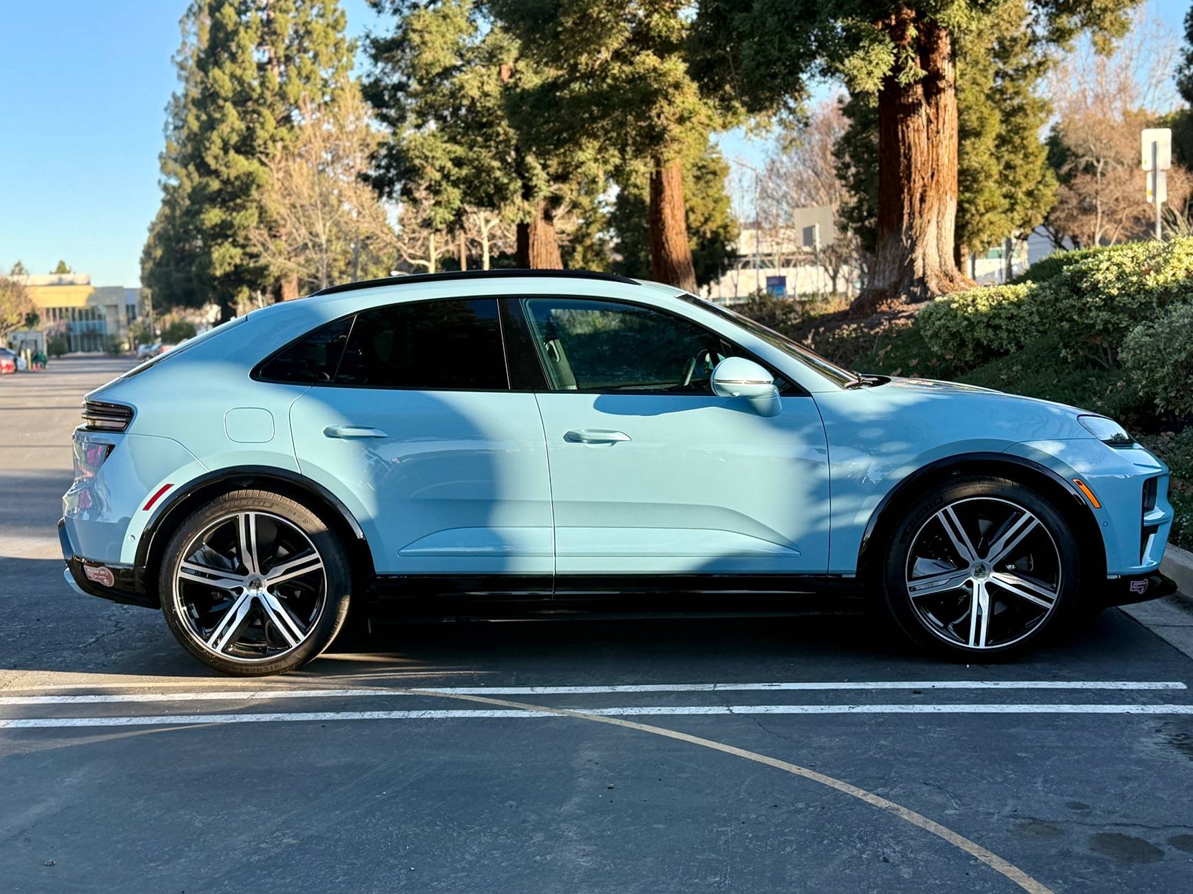 Electric Macan EV Rear Luggage cover IMG_4749