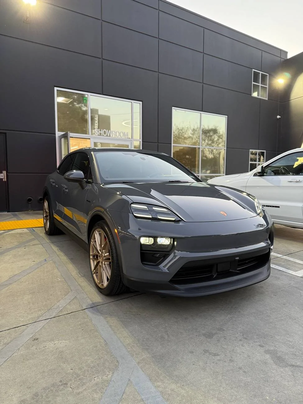 Electric Macan EV SLATE GREY NEO Macan EV Photos Thread IMG_0230