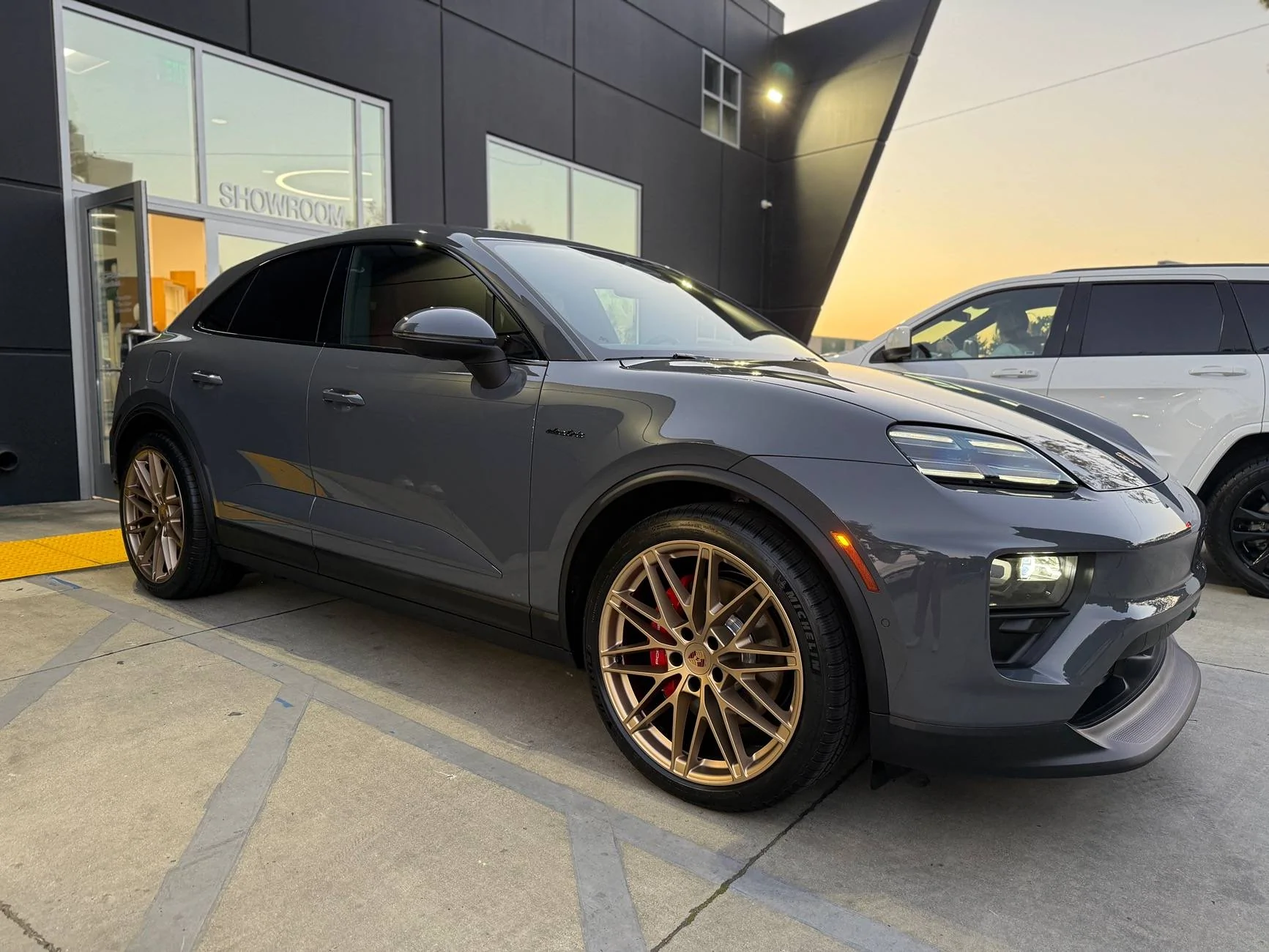 Electric Macan EV SLATE GREY NEO Macan EV Photos Thread IMG_0231