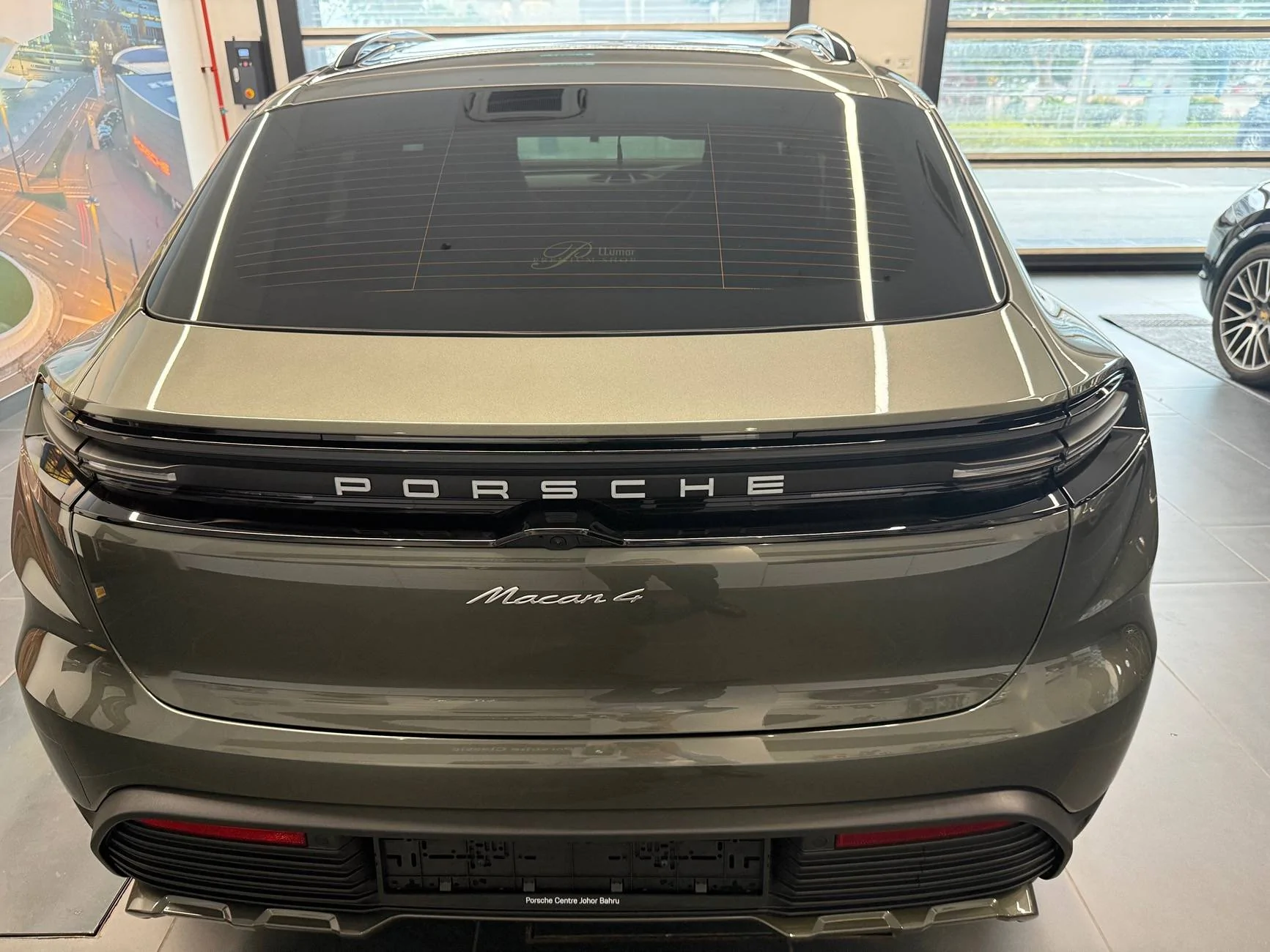 Electric Macan EV AVENTURINE GREEN Macan EV Photos Thread IMG_3927