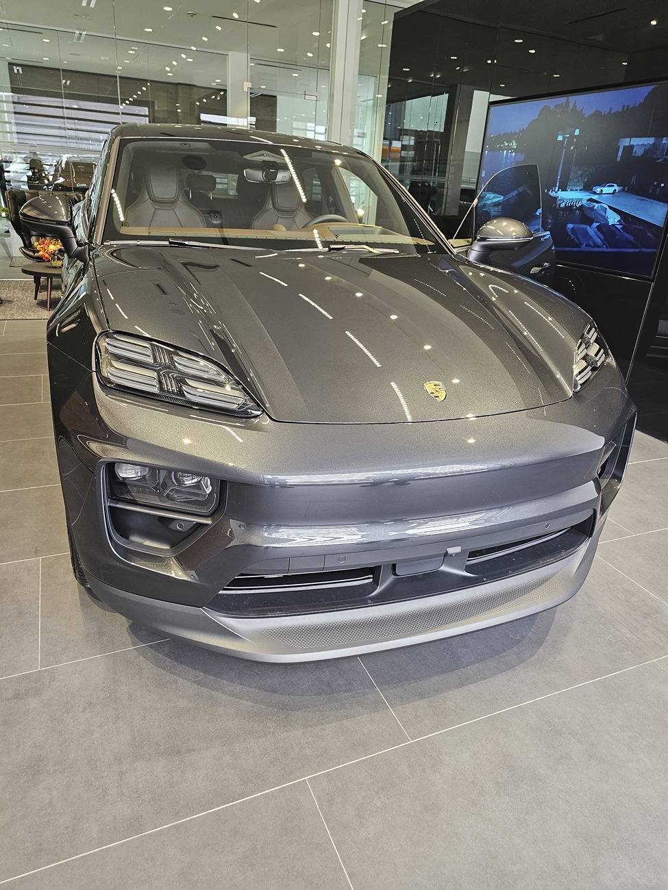 Electric Macan EV 🎨 Interior: TRUFFLE BROWN Photos Macan 1