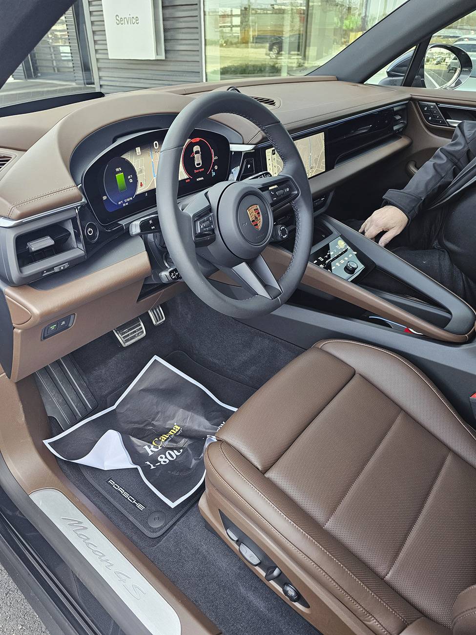 Electric Macan EV 🎨 Interior: TRUFFLE BROWN Photos Macan 2