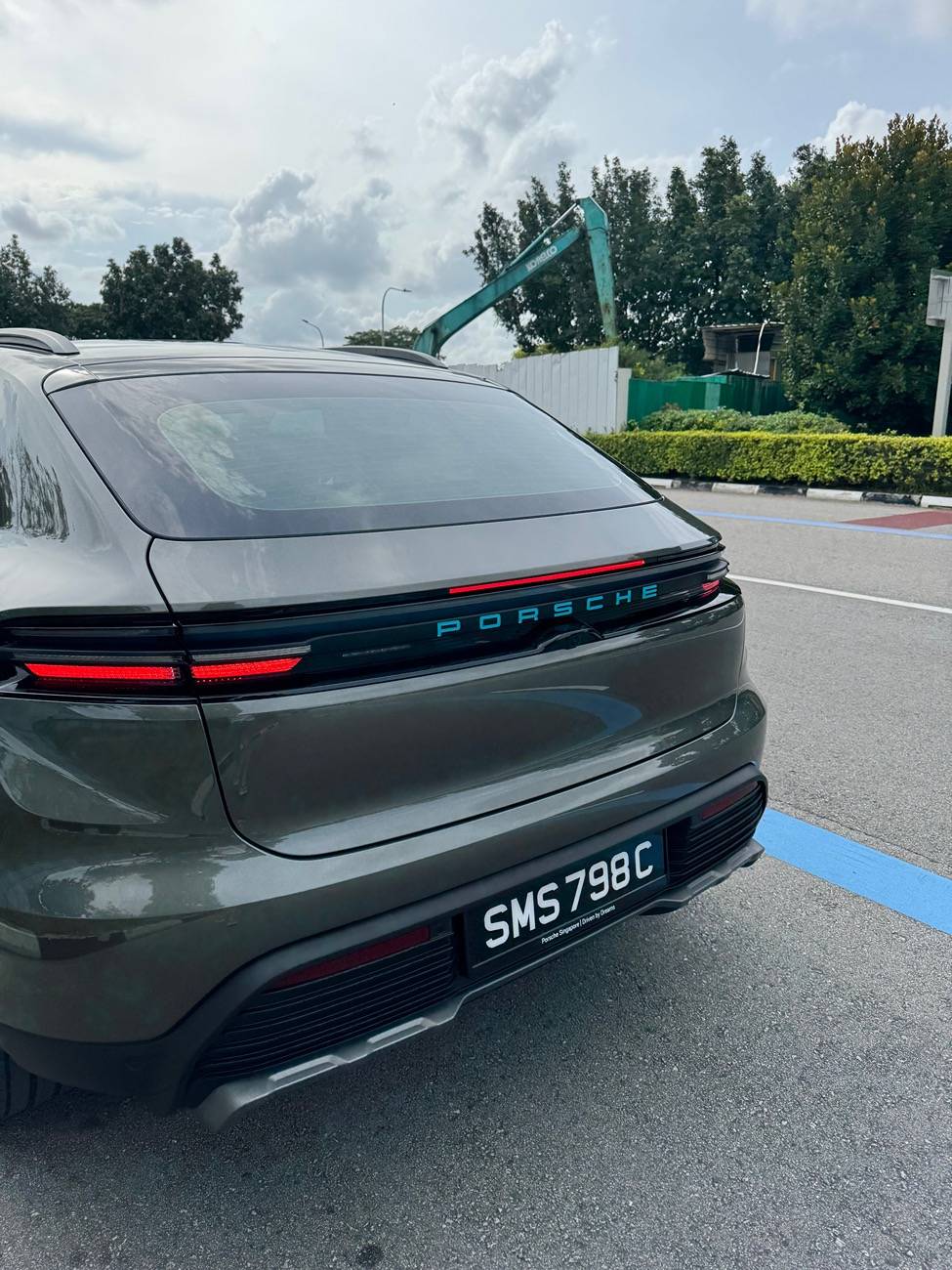 Electric Macan EV Just picked up my Aventurine green macan IMG_4700