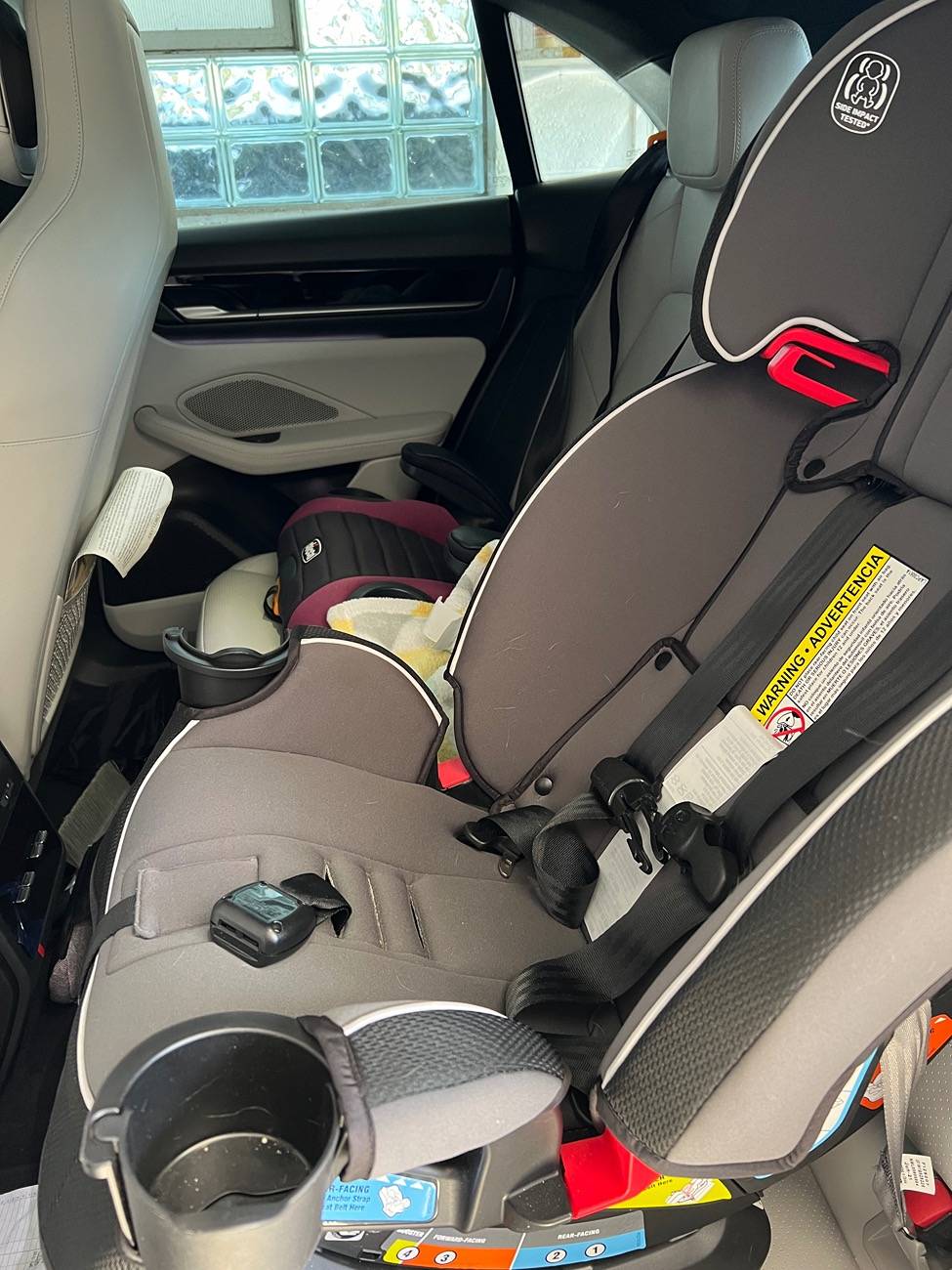 Electric Macan EV Clearance for car seat IMG_1668