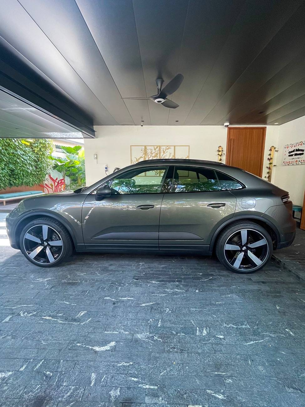 Electric Macan EV Just picked up my Aventurine green macan IMG_5831