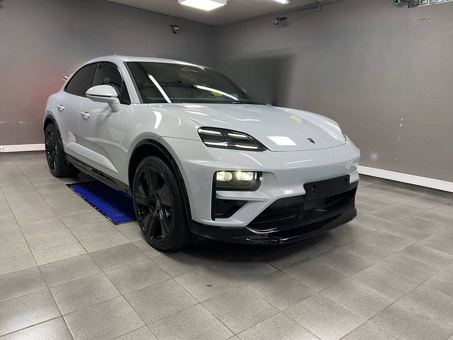 Electric Macan EV ICE GREY Macan EV Photos Thread 1000054814