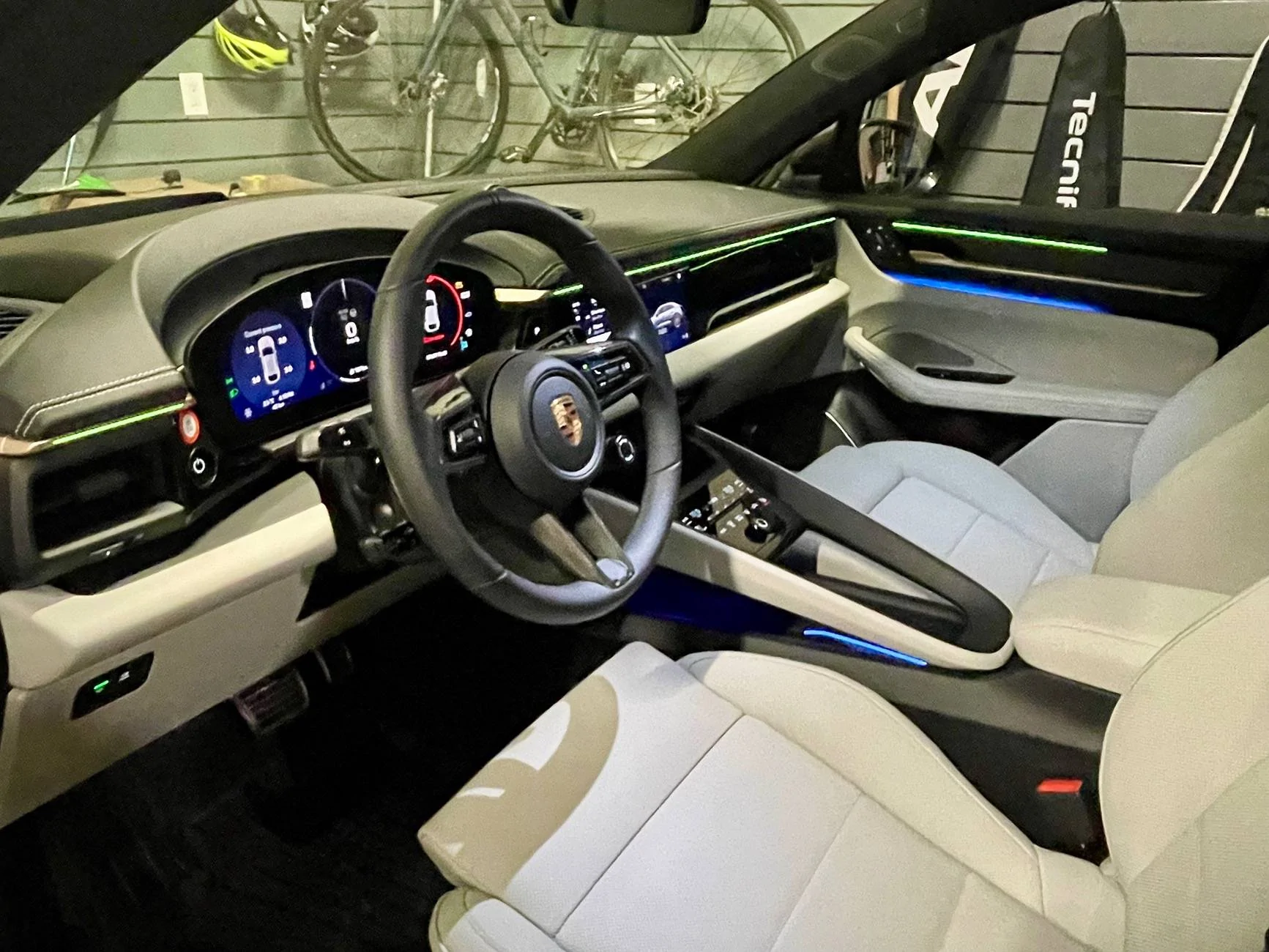 Electric Macan EV New delivery 2025 4S IMG_3413
