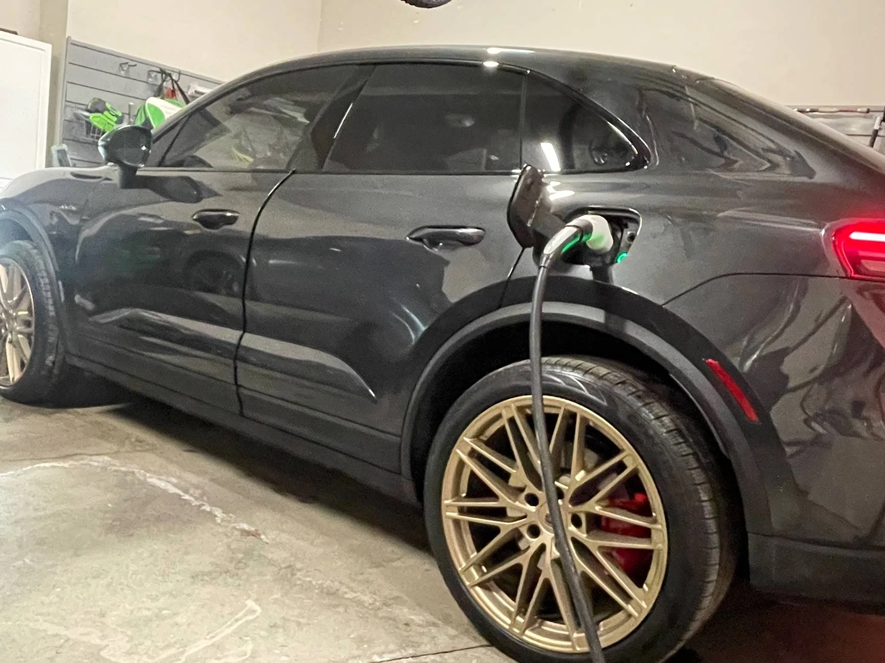 Electric Macan EV New delivery 2025 4S IMG_3412