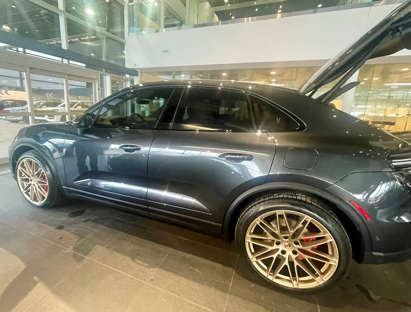 Electric Macan EV New delivery 2025 4S IMG_3409