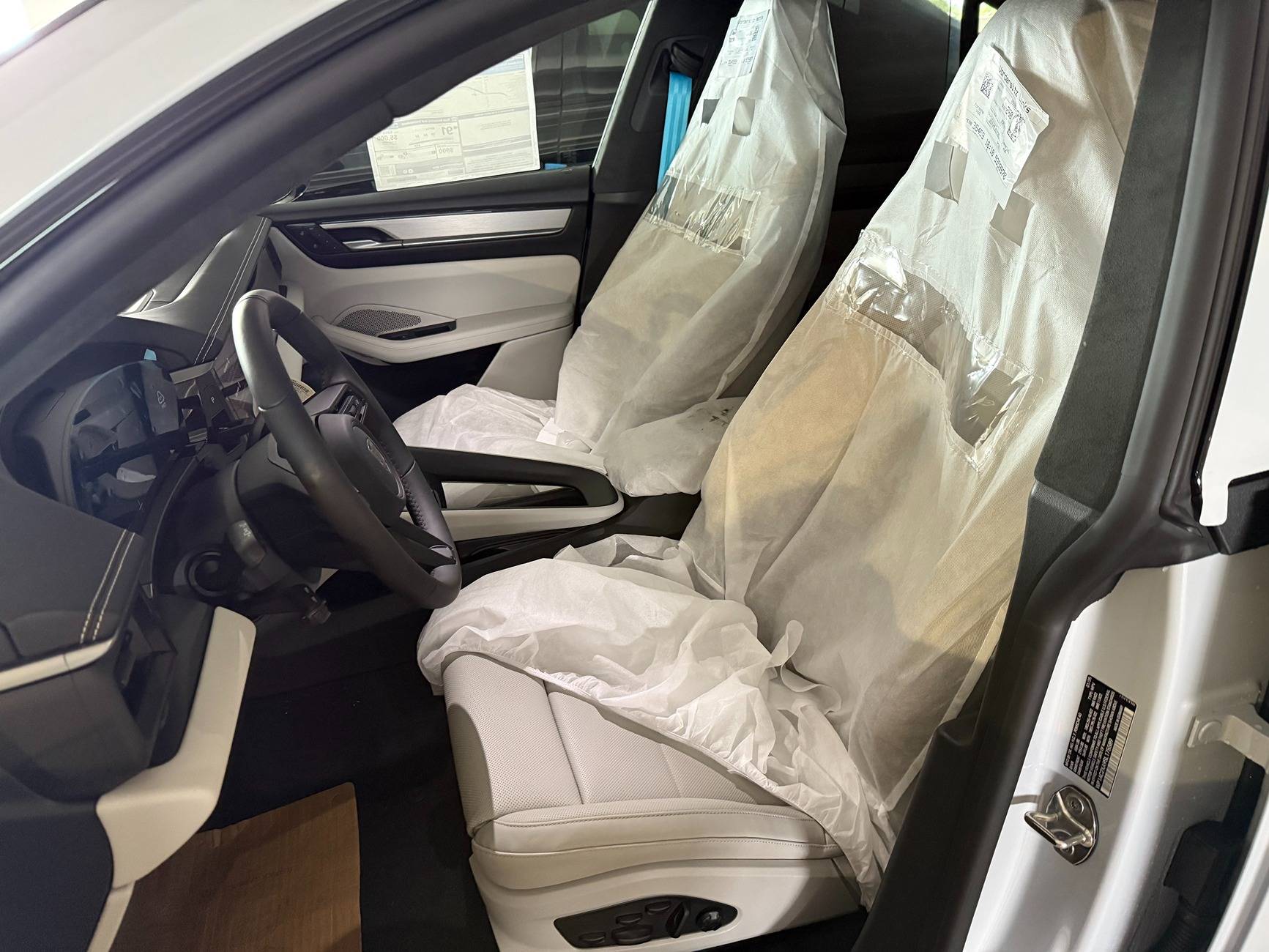Electric Macan EV New Delivery Turbo - Ice Gray IMG_4528