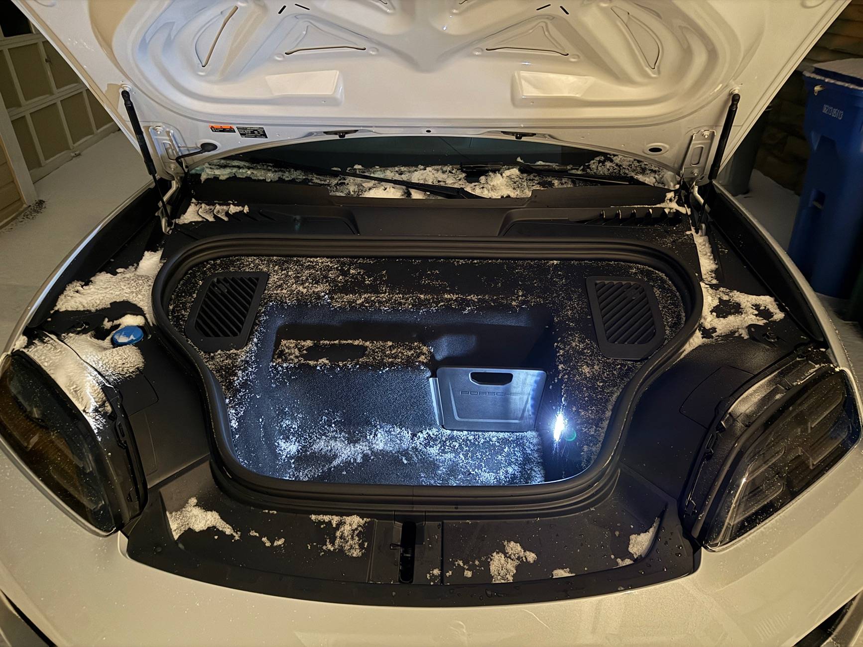 Electric Macan EV Snow ❄️ in Frunk!! IMG_5232