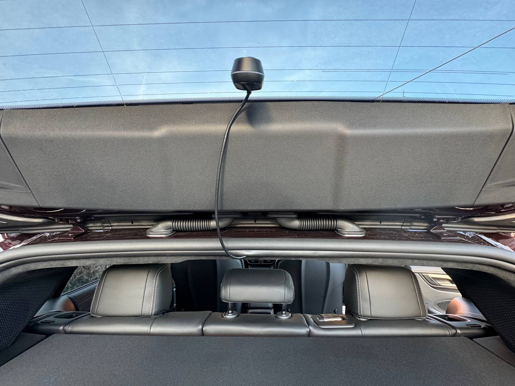 Electric Macan EV Dashcam installation issues -- fuse box location? IMG_1219