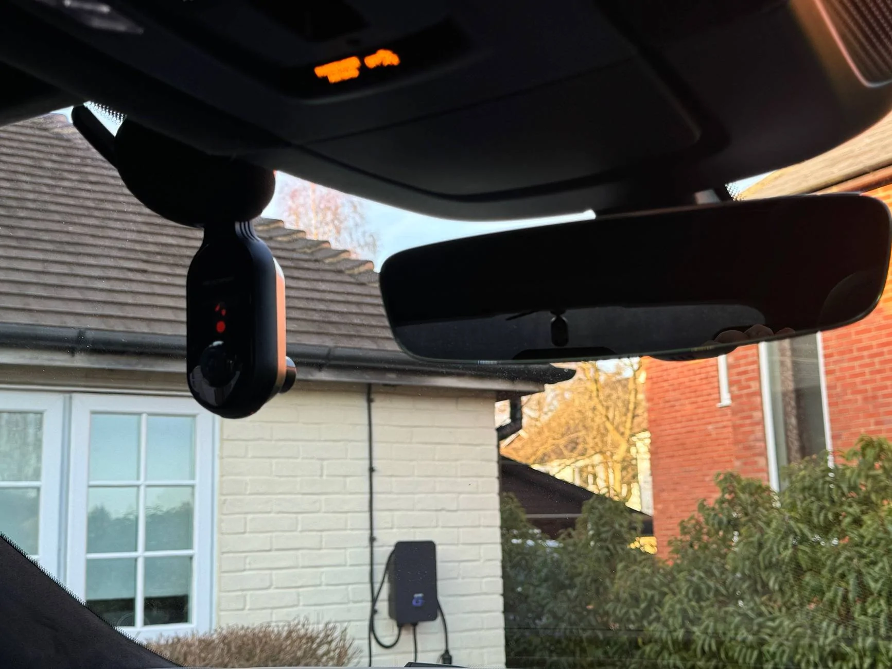 Electric Macan EV Dashcam installation issues -- fuse box location? IMG_1214