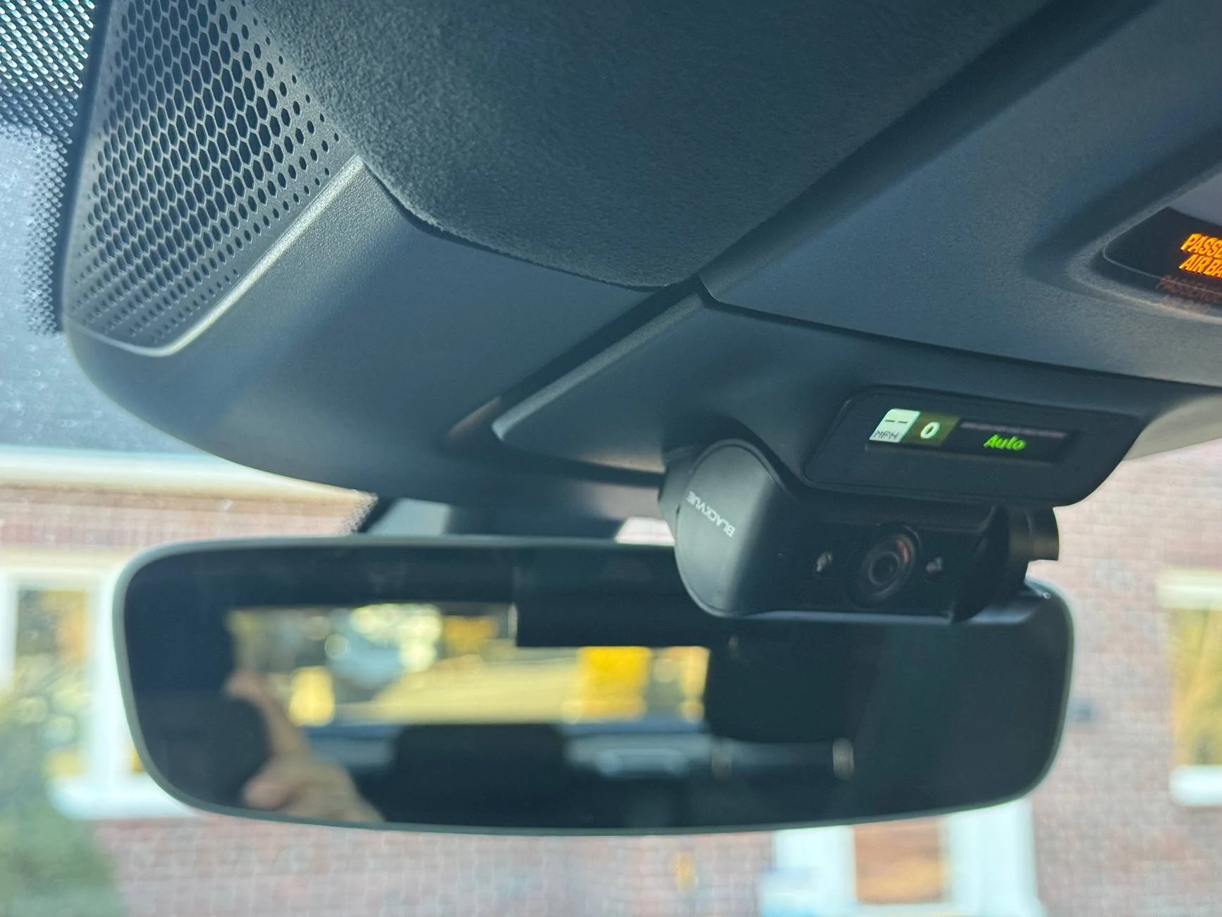 Electric Macan EV Dashcam installation issues -- fuse box location? IMG_8624