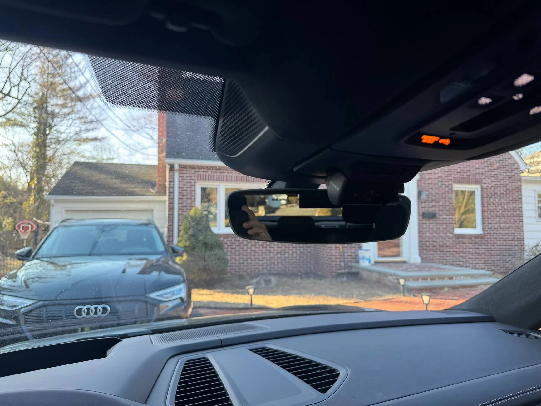 Electric Macan EV Dashcam installation issues -- fuse box location? IMG_8626