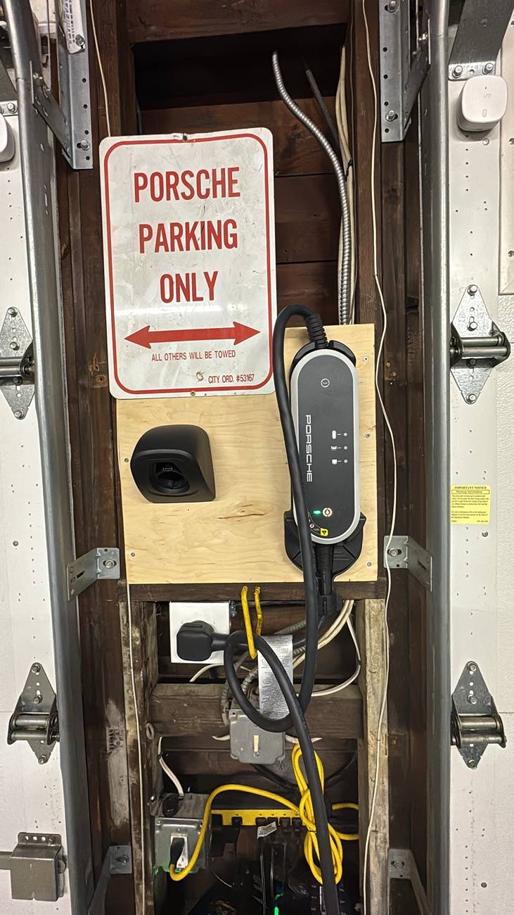 Electric Macan EV Charging cord direction 0236496C-8468-436A-BB17-2CA2669FEEFC