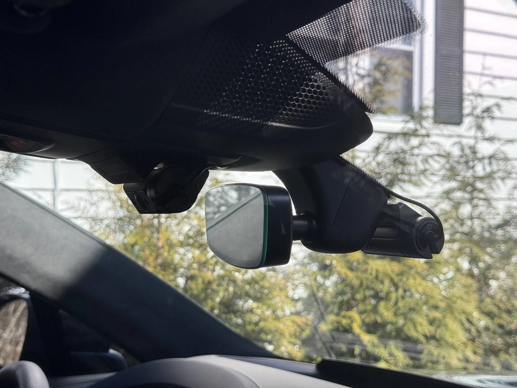 Electric Macan EV Dashcam installation issues -- fuse box location? IMG_8637