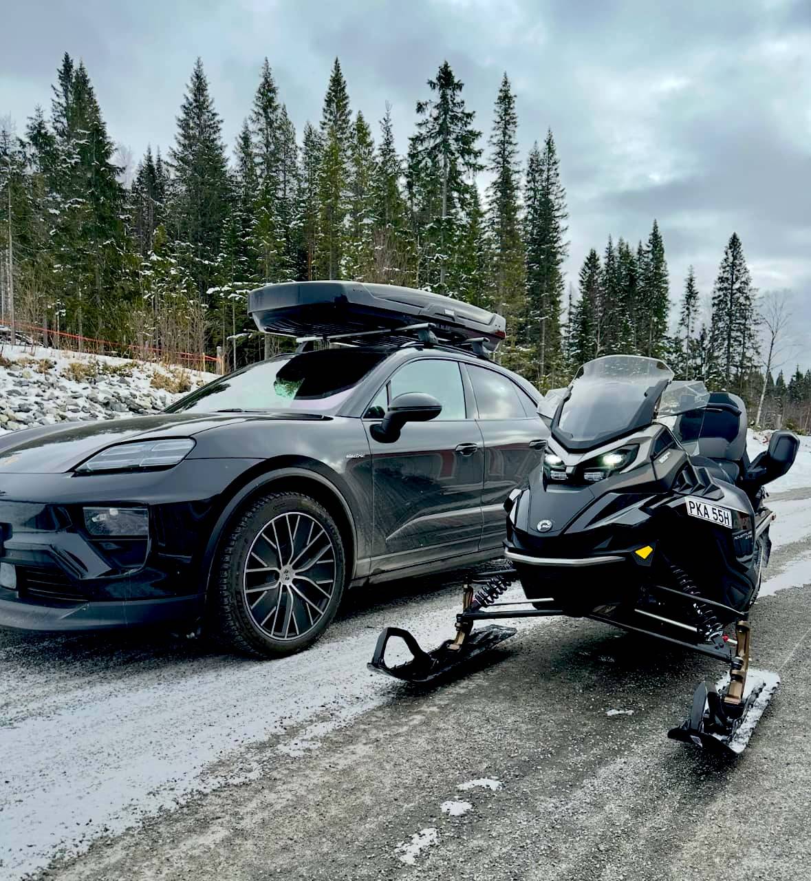 Electric Macan EV Random daily Macan EV photos - post yours! 🤳 macan ev electric roof cargo box