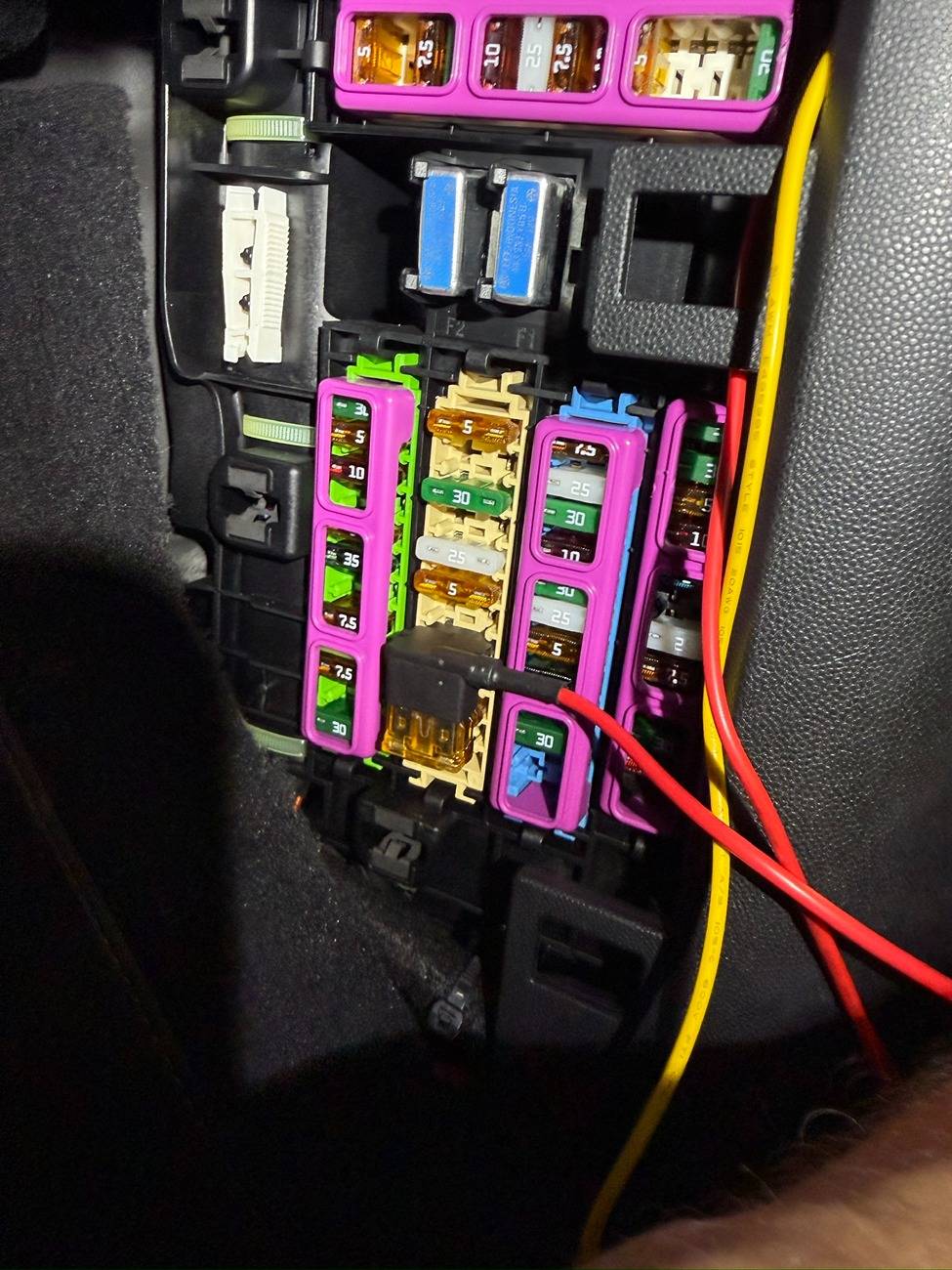 Electric Macan EV Dashcam installation issues -- fuse box location? 2976F74B-DAA7-40E7-9767-5CD74B1B0D26_1_102_o