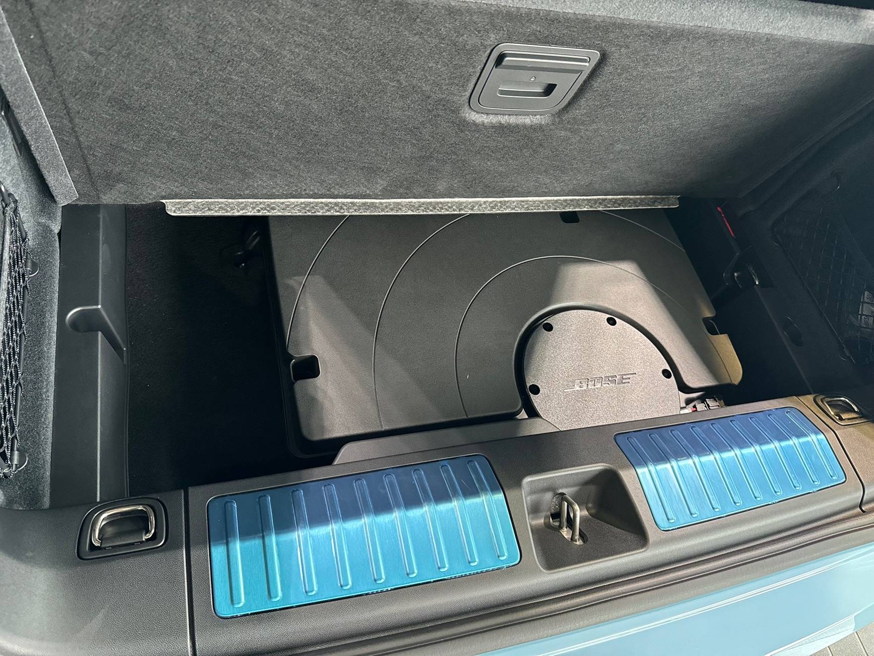 Electric Macan EV Sound system Macan EV standard, bose, burmester 74831340228__9C38B4B7-334A-4E93-97D6-1DDA5ADE0E46