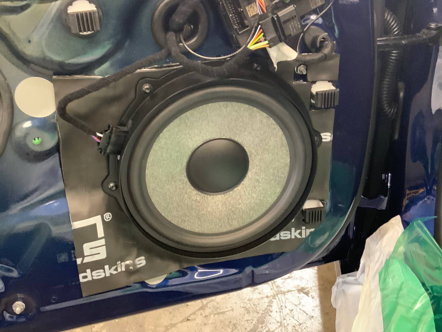 Electric Macan EV Sound system Macan EV standard, bose, burmester IMG_7569