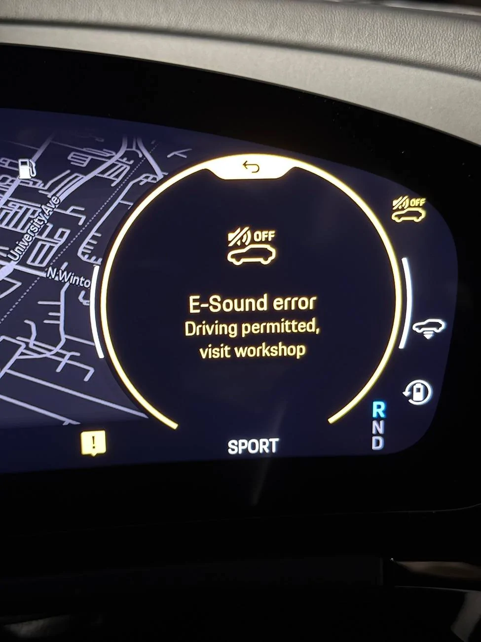 Electric Macan EV Now this happened: E-Sound error, Driving permitted, visit workshop IMG_5553