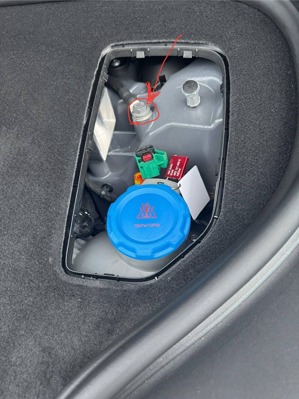 Electric Macan EV Macan EV 4S will not start. Battery at 70% full IMG_2069 2