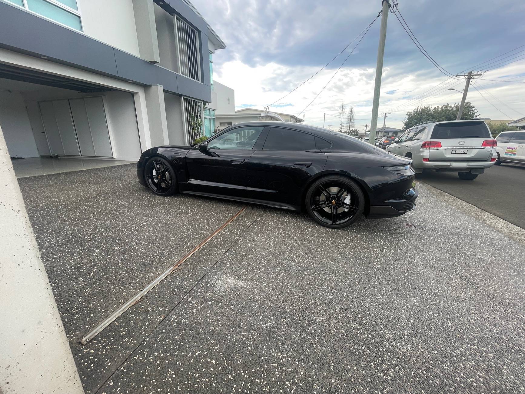 Electric Macan EV Lowering a 2025 Macan Turbo EV IMG_0048