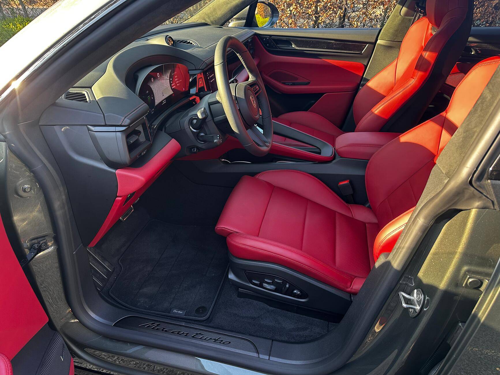 Electric Macan EV AVENTURINE GREEN Macan EV Photos Thread IMG_1496