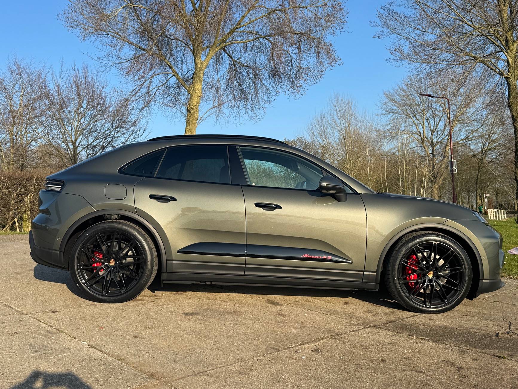 Electric Macan EV AVENTURINE GREEN Macan EV Photos Thread IMG_8639