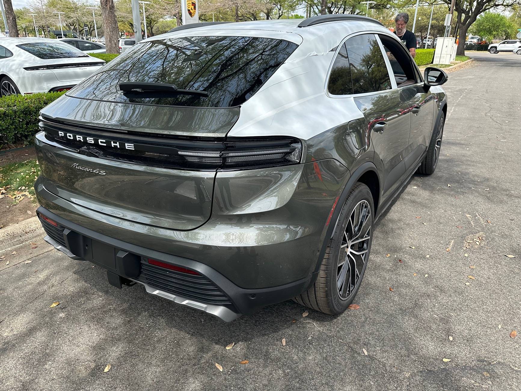 Electric Macan EV AVENTURINE GREEN Macan EV Photos Thread IMG_7784