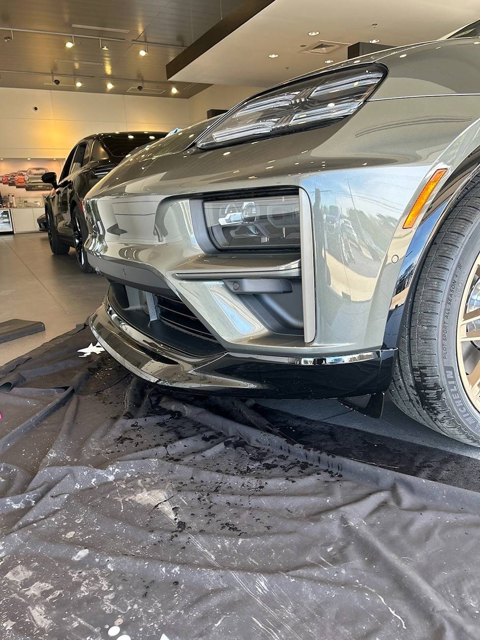 Electric Macan EV AVENTURINE GREEN Macan EV Photos Thread 340287240705847050