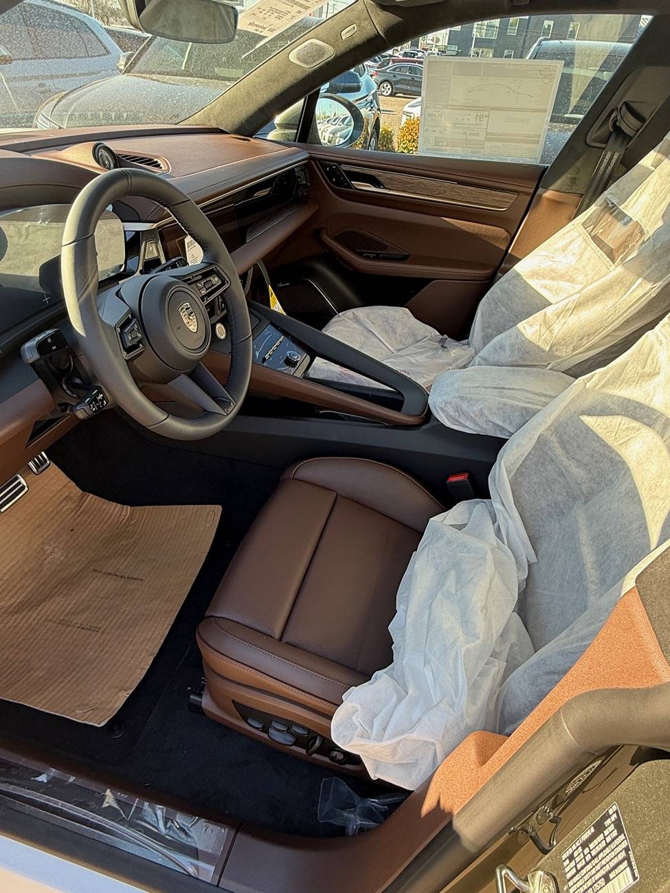 Electric Macan EV AVENTURINE GREEN Macan EV Photos Thread IMG_8543