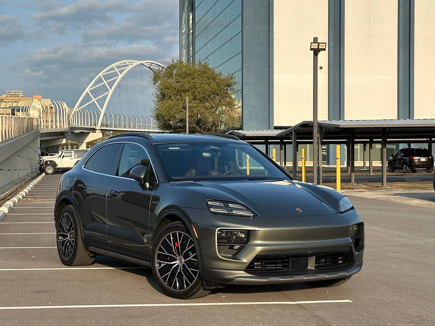 Electric Macan EV AVENTURINE GREEN Macan EV Photos Thread IMG_7806