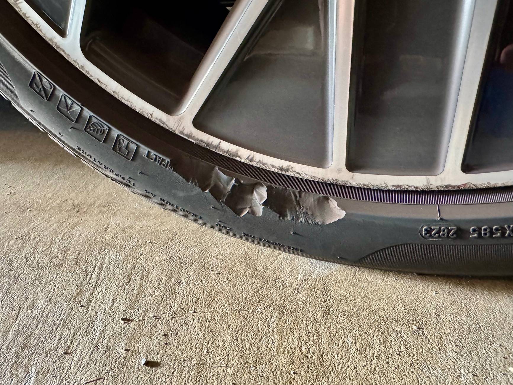 Electric Macan EV Dealer "options" (ceramic coating, UV window film, wheel warranty) IMG_0902