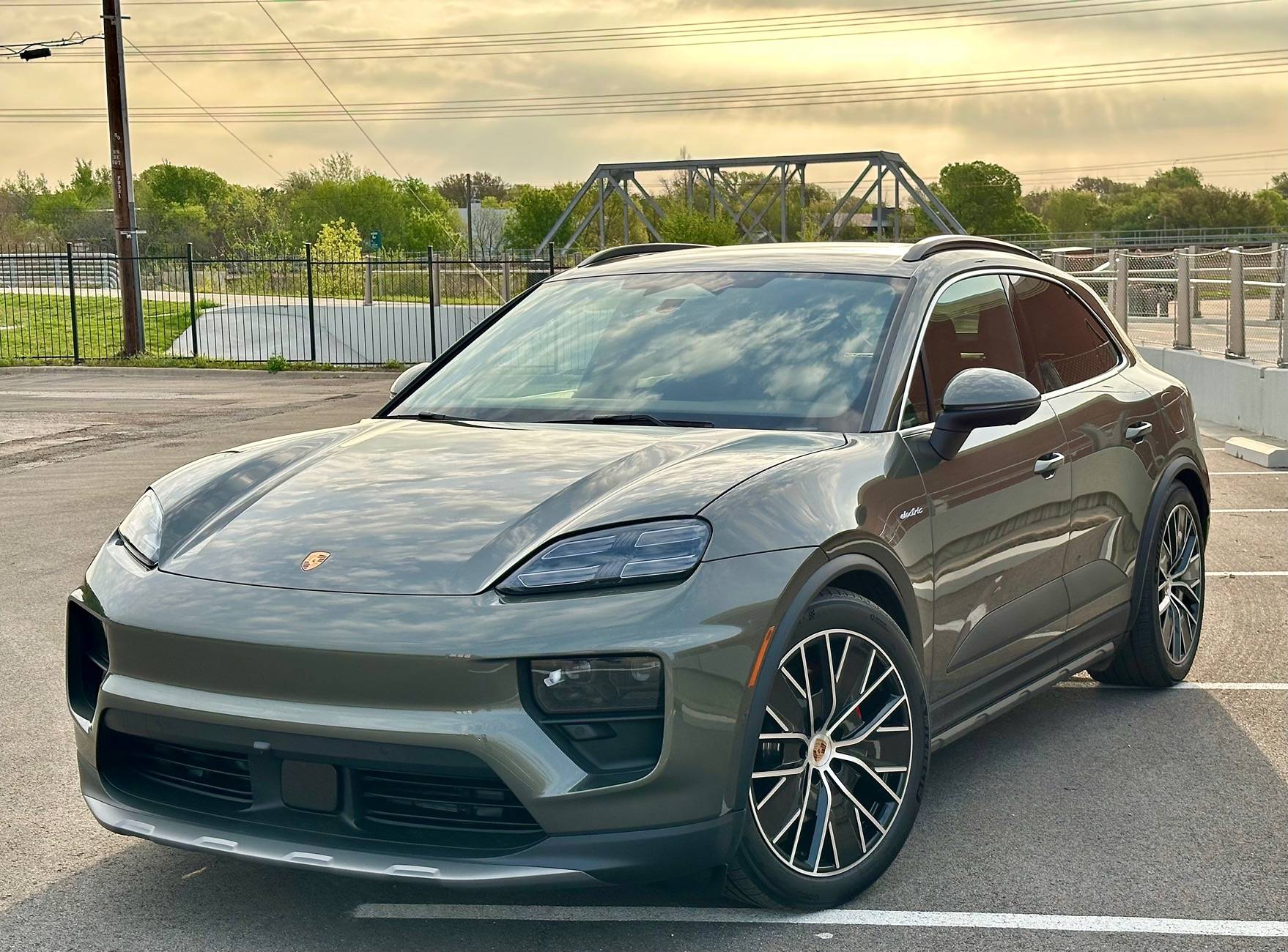 Electric Macan EV AVENTURINE GREEN Macan EV Photos Thread IMG_7820