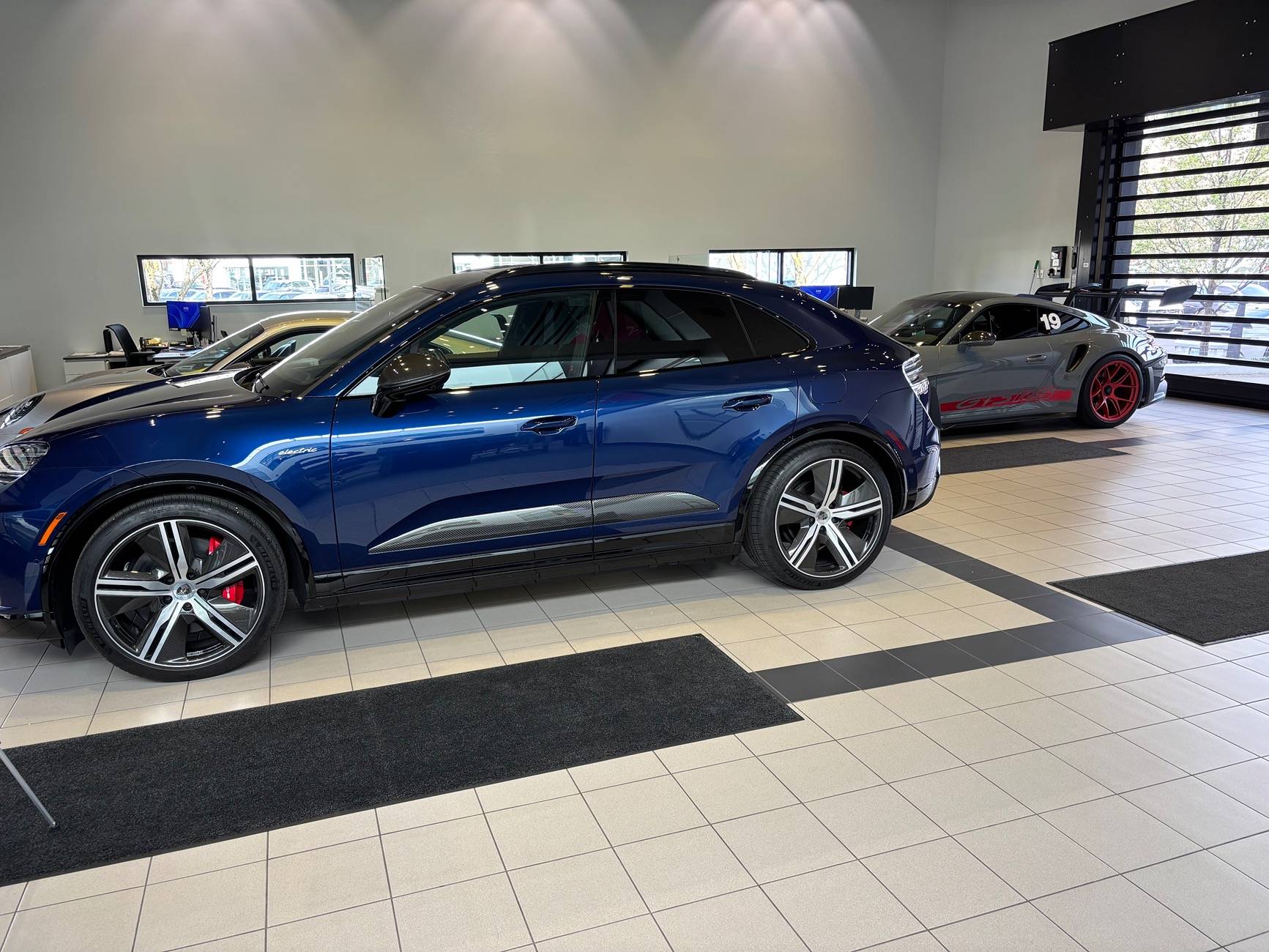 Electric Macan EV All Left rear Lights Gone MIA: "Left rear fot light defective" message IMG_7245