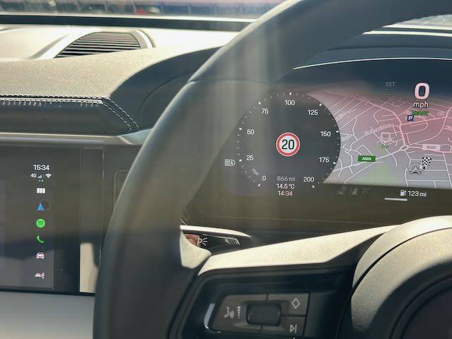 Electric Macan EV Summer time - not updated automatically SdC - 1