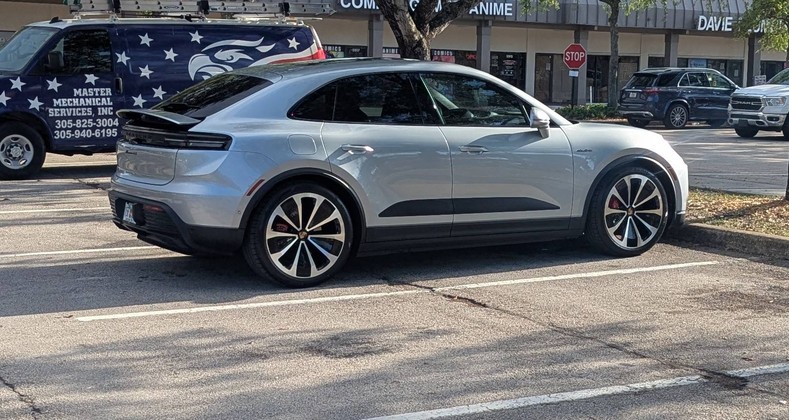 Electric Macan EV Random daily Macan EV photos - post yours! 🤳 PXL_20250401_214313683.MP~2