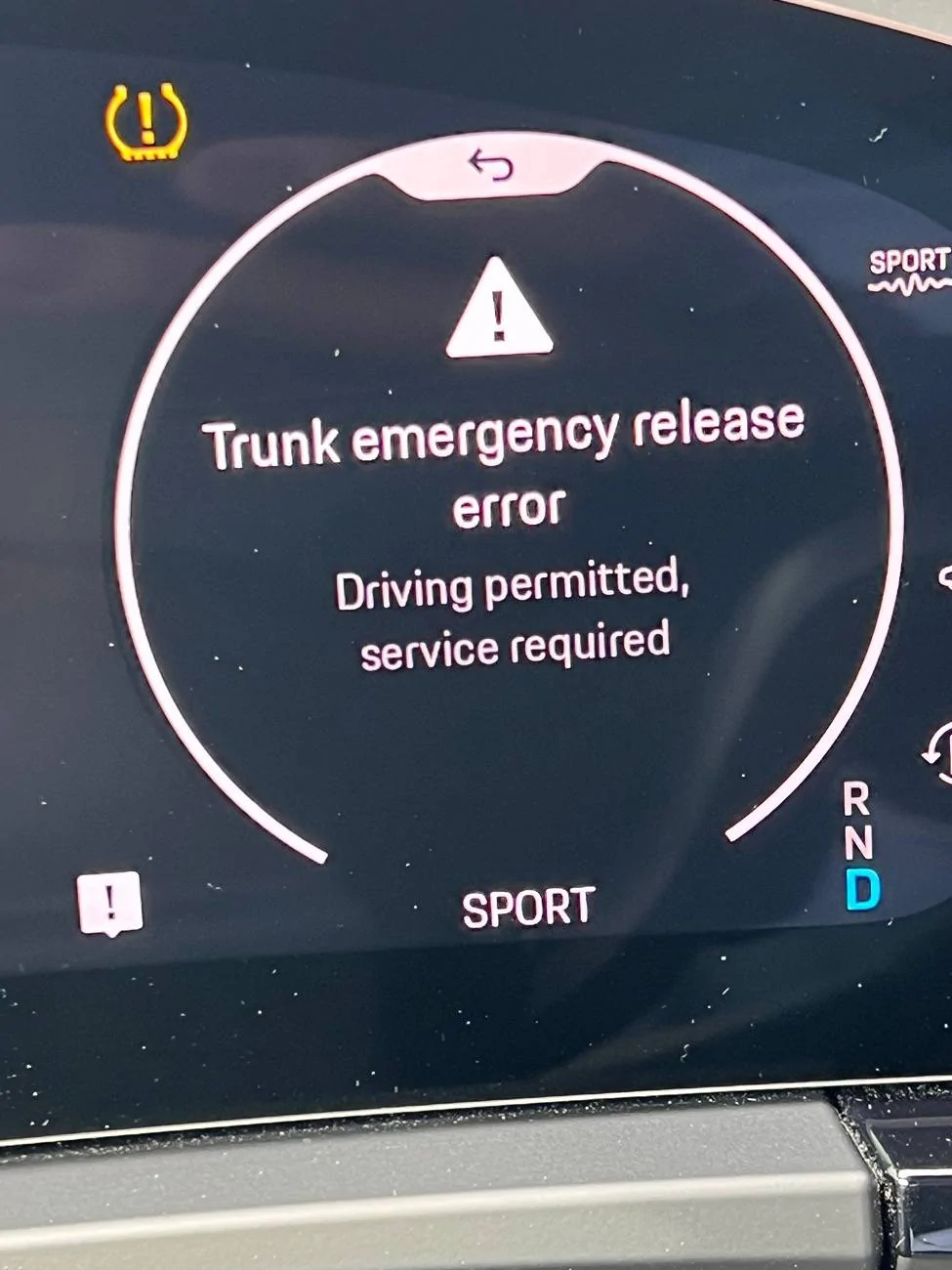 Electric Macan EV Trunk Emergency release error IMG_3750
