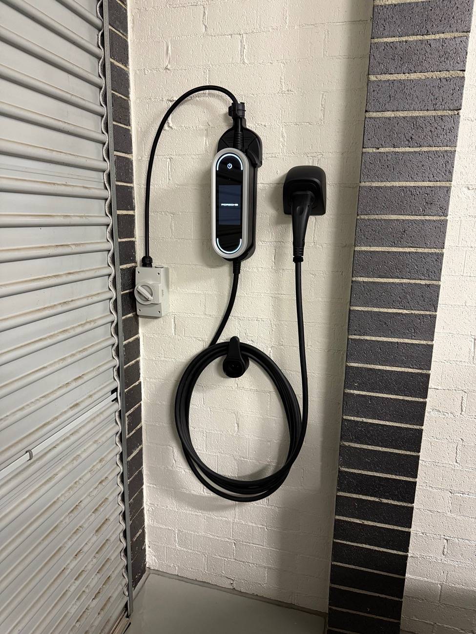 Electric Macan EV Mobile Charger Connect - Wall Mount Plug holder issue IMG_9056